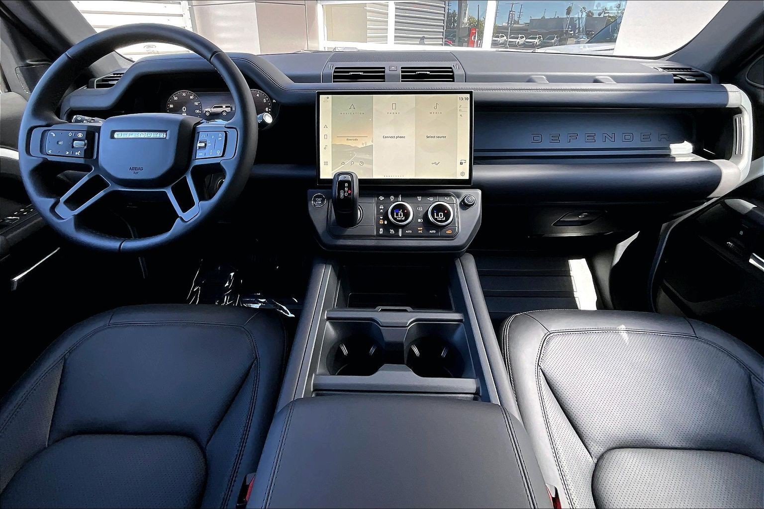 New 2026 Land Rover Defender 130 X-Dynamic SE AWD/4WD image 5