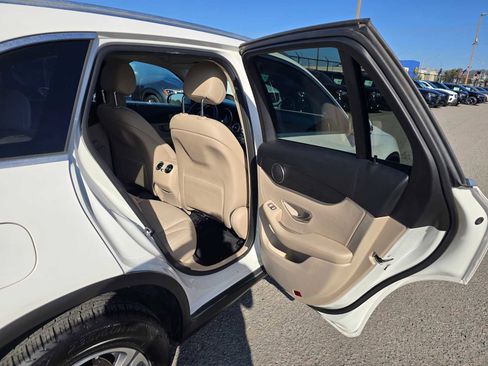 Used 2020 Mercedes-Benz GLC 300 image 14