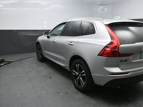 Used 2019 Volvo XC60 T6 Momentum w/ Multimedia Package AWD/4WD image 4