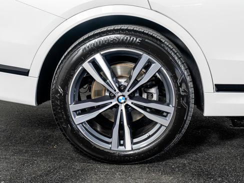 Used 2025 BMW X7 xDrive40i w/ M Sport Package image 8