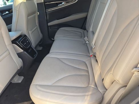 Used 2022 Lincoln Nautilus Reserve image 17