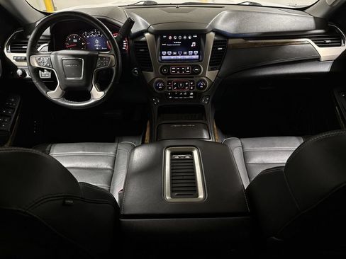 Used 2016 GMC Yukon Denali w/ Open Road Package AWD/4WD image 10