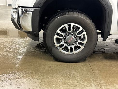 Certified 2024 GMC Sierra 3500 Pro image 9