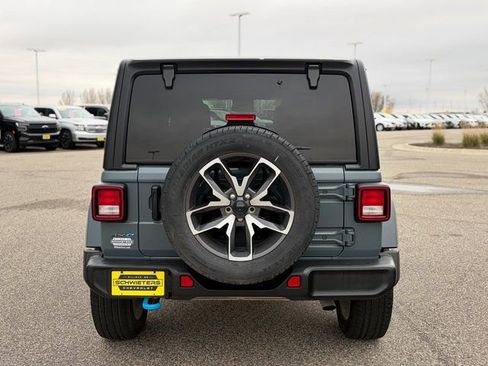 Used 2024 Jeep Wrangler Unlimited image 7