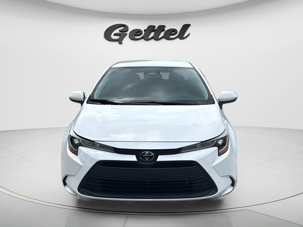 Used 2024 Toyota Corolla LE FWD image 2