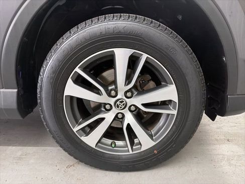 Used 2018 Toyota RAV4 XLE image 21