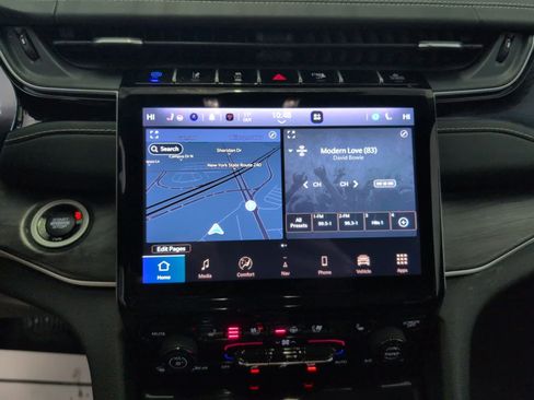 Used 2022 Jeep Grand Cherokee Limited 4xe w/ Luxury Tech Group II image 18