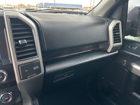 Used 2019 Ford F150 Lariat w/ Trailer Tow Package image 22