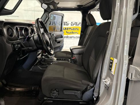 Used 2022 Jeep Gladiator Sport AWD/4WD image 8