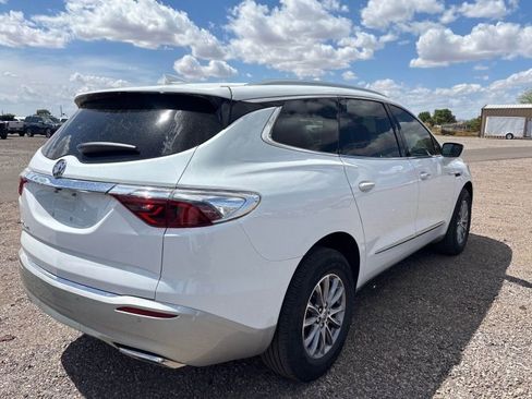 Used 2023 Buick Enclave Essence image 4