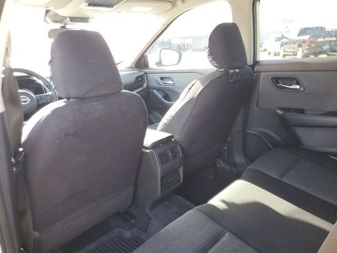 Used 2023 Nissan Rogue SV image 9