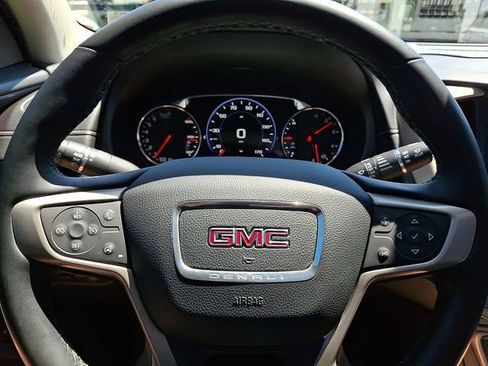 Used 2023 GMC Terrain Denali w/ Denali Premium Package AWD/4WD image 18