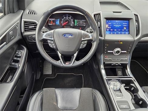 Used 2020 Ford Edge ST image 5