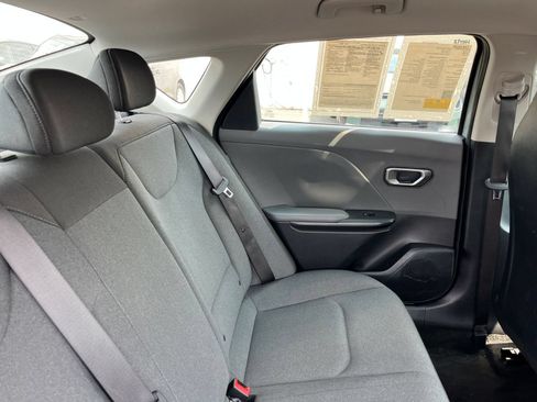 Used 2025 Kia K4 FWD image 37