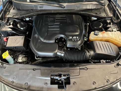 Used 2020 Dodge Charger SXT w/ Blacktop Package image 21