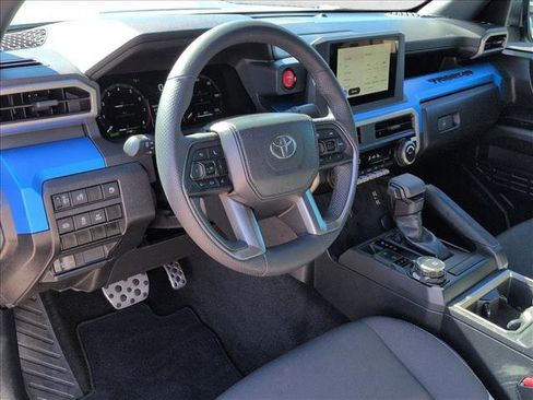 Used 2025 Toyota Tacoma TRD Sport image 10