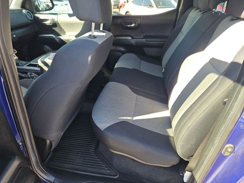 Used 2022 Toyota Tacoma TRD Off-Road image 21