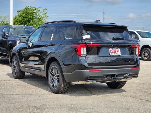 New 2026 Ford Explorer ST-Line w/ ST-Line Street Pack RWD image 5