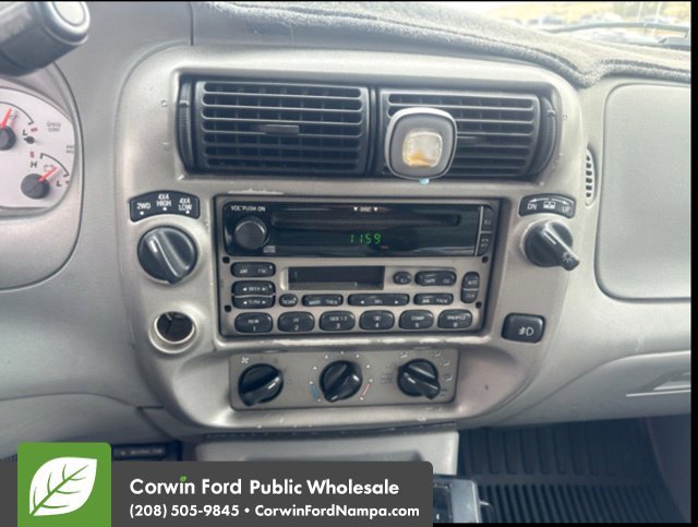 Used 2003 Ford Explorer Sport Trac XLT AWD/4WD image 13