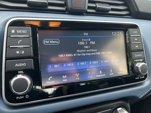 Used 2025 Nissan Versa SV w/ Trunk Package image 20