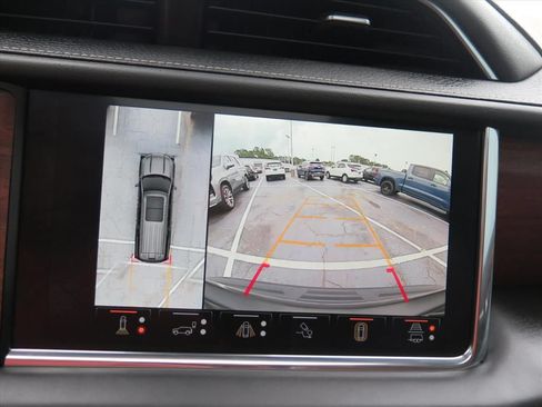 Used 2023 GMC Yukon Denali Ultimate AWD/4WD image 18