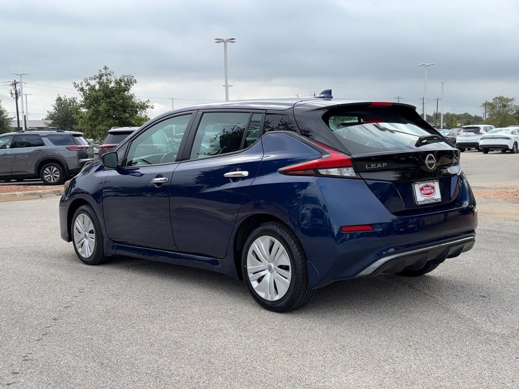 Used 2025 Nissan Leaf S FWD image 6