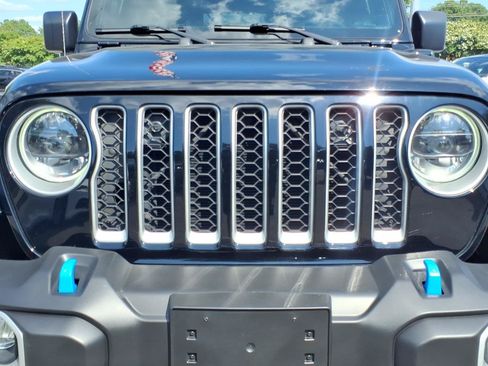 Used 2023 Jeep Wrangler Unlimited Sahara w/ Cold Weather Group AWD/4WD image 15