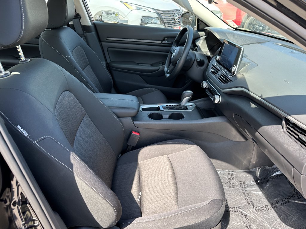 Used 2025 Nissan Altima 2.5 S FWD image 13