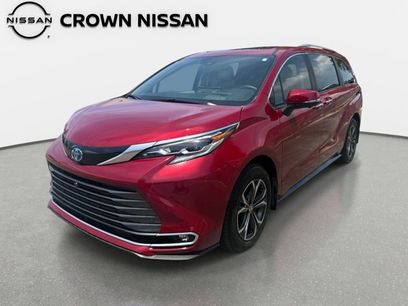 Used 2025 Toyota Sienna Platinum