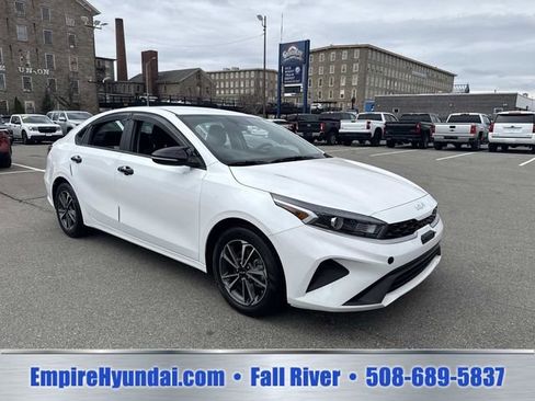 Used 2024 Kia Forte LXS FWD image 2