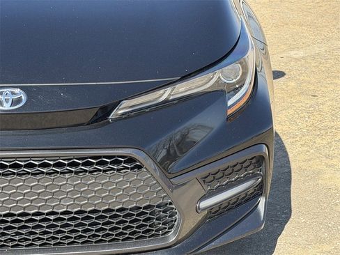 Used 2022 Toyota Corolla SE image 4