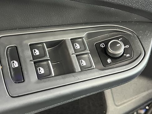 Used 2024 Volkswagen Golf R AWD/4WD image 15