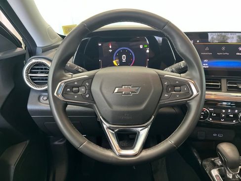 Used 2025 Chevrolet Trax ACTIV w/ Driver Confidence Package FWD image 5