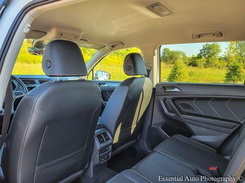 Used 2022 Volkswagen Tiguan SE image 11