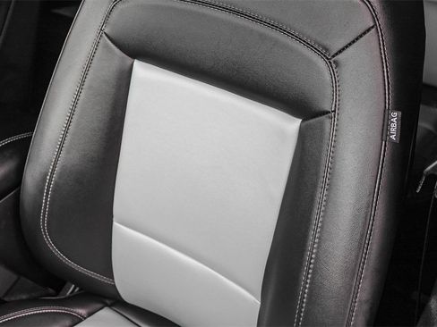 Used 2023 Ford Explorer XLT w/ Equipment Group 202A image 30