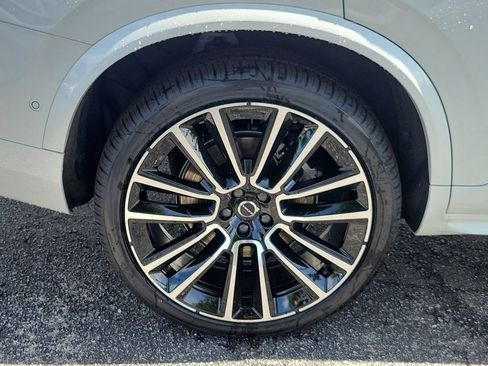 New 2026 Volvo XC90 B6 Ultra w/ Lounge Package AWD/4WD image 3