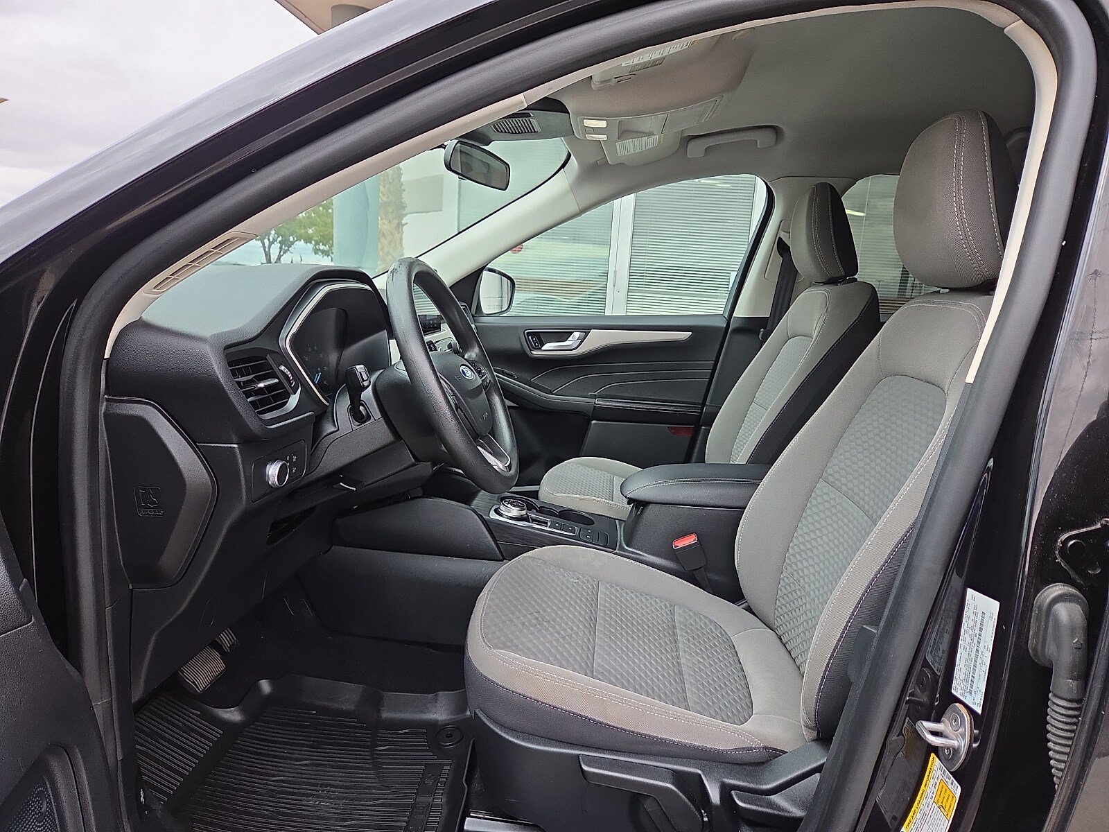 Used 2021 Ford Escape SE FWD image 17