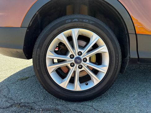 Used 2017 Ford Escape SE FWD image 9