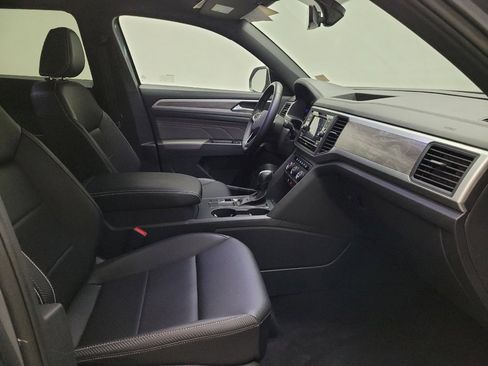 Used 2023 Volkswagen Atlas Cross Sport SE FWD image 21