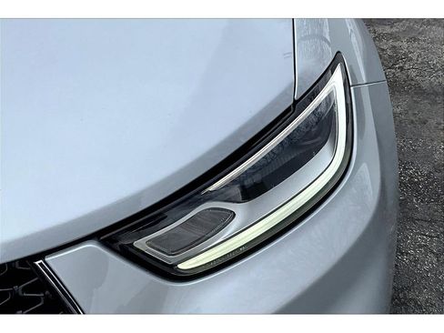 Certified 2024 Chrysler Pacifica Touring-L FWD image 35