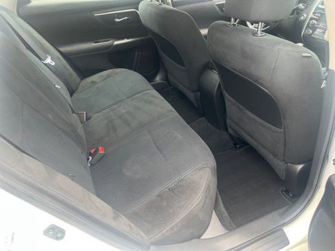 Used 2015 Nissan Altima 2.5 SV FWD image 11