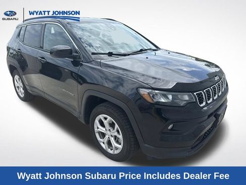 Used 2024 Jeep Compass Latitude AWD/4WD image 6