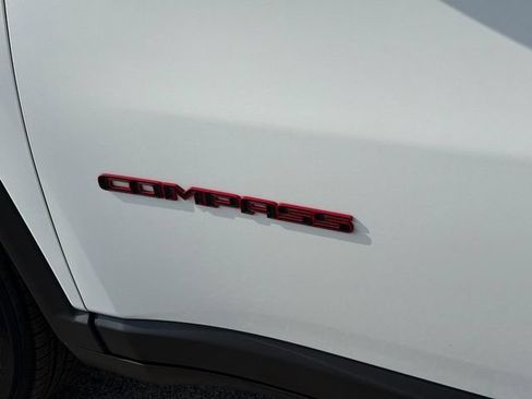 Used 2024 Jeep Compass Trailhawk AWD/4WD image 12