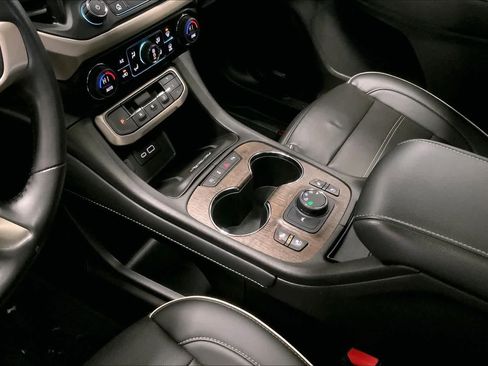 Used 2022 GMC Acadia Denali w/ Denali Ultimate Package image 14