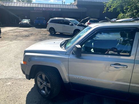 Used 2015 Jeep Patriot High Altitude image 23