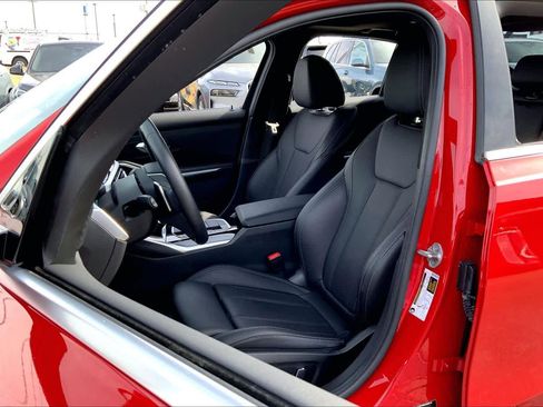 Used 2024 BMW 330i Sedan w/ Convenience Package image 9