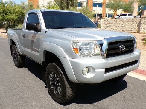 Used 2005 Toyota Tacoma PreRunner RWD image 1