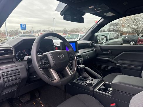 Used 2025 Toyota 4Runner TRD Off-Road image 13