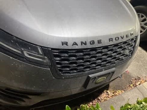 Used 2021 Land Rover Range Rover Velar R-Dynamic S image 21