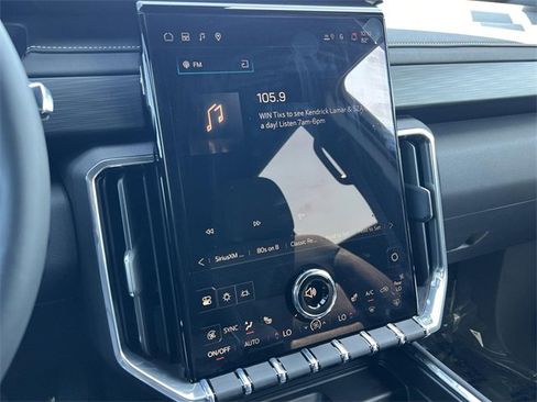 New 2025 GMC Acadia Elevation image 15